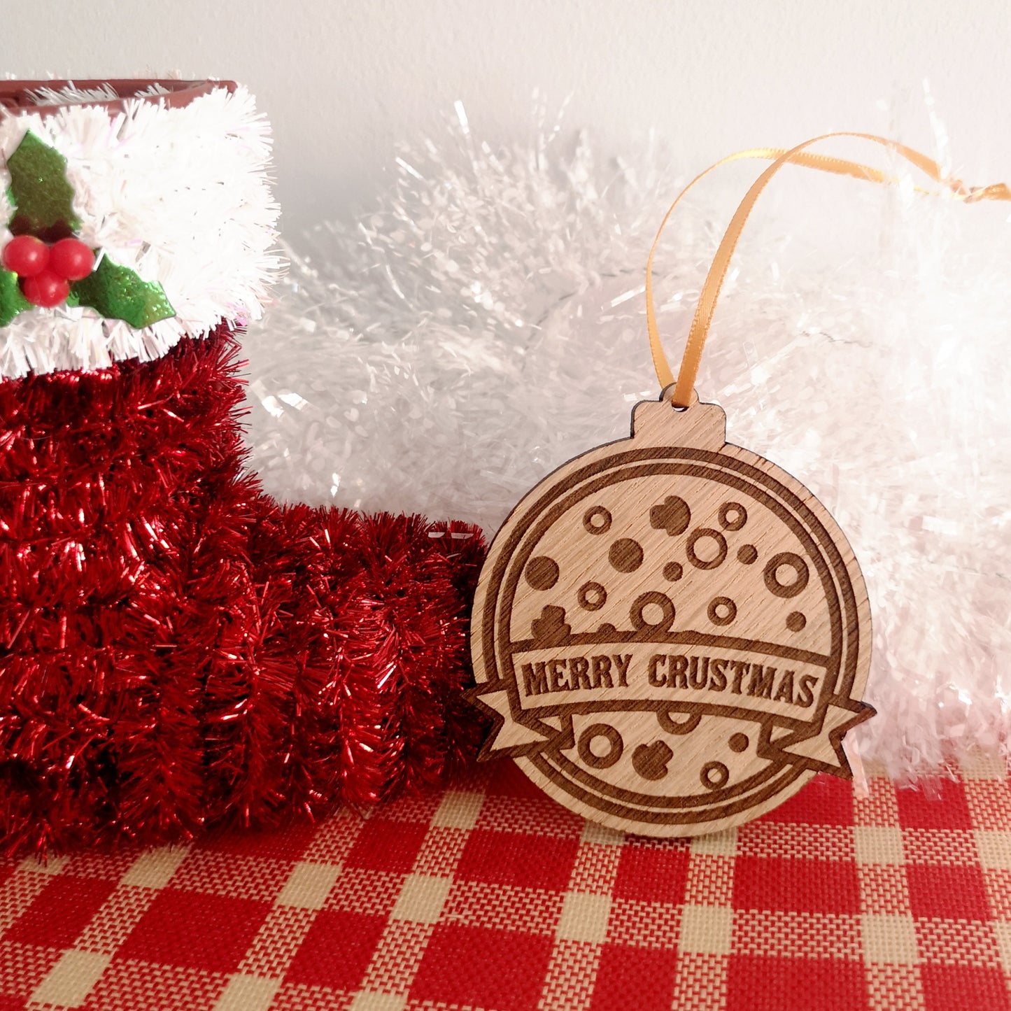 Merry Crustmas Pizza Oak Tree Decoration
