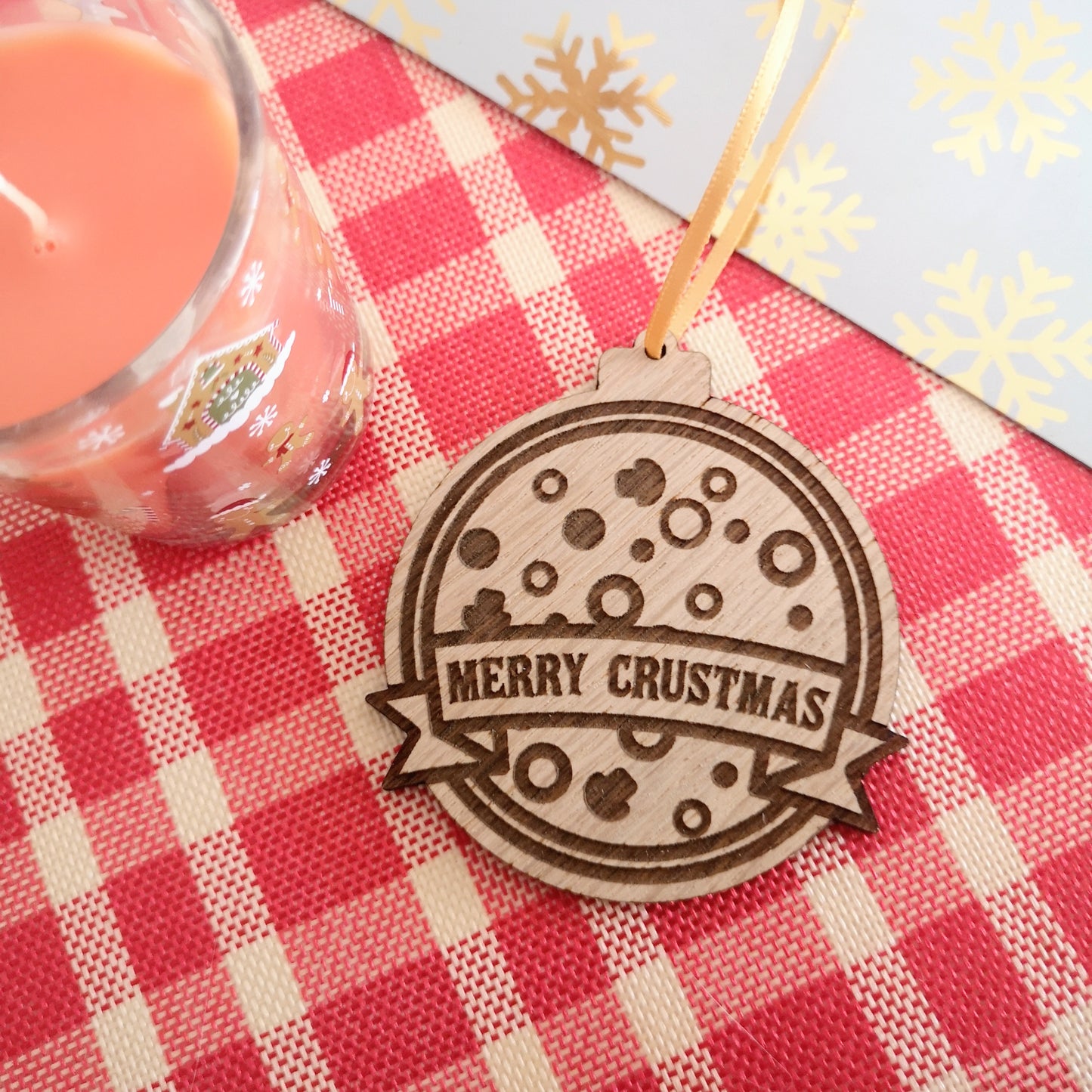 Merry Crustmas Pizza Oak Tree Decoration
