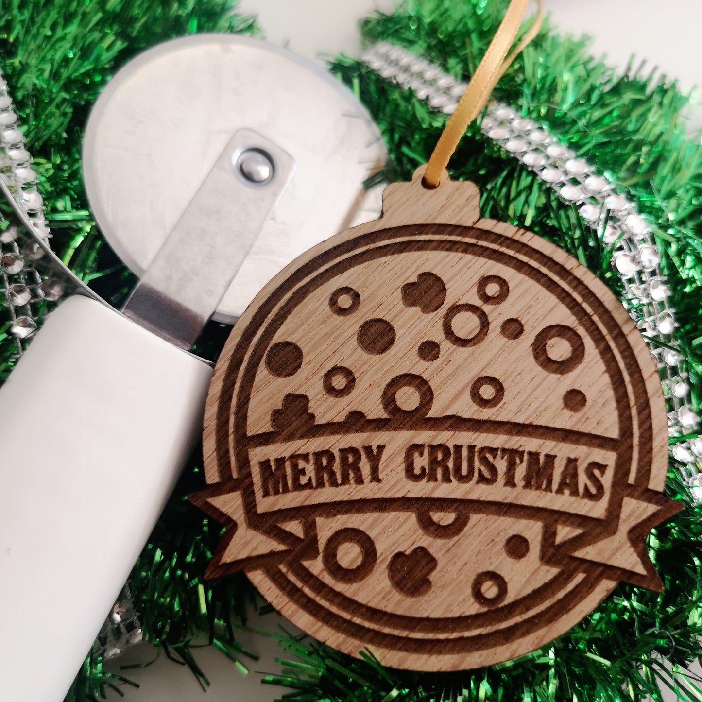 Merry Crustmas Pizza Oak Tree Decoration