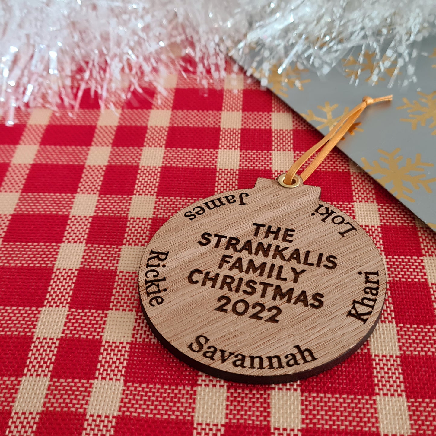 Oak Engraved Family Bauble